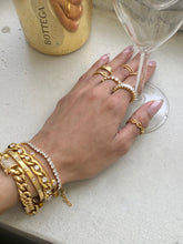 Load image into Gallery viewer, Toggle tennis bracelet
